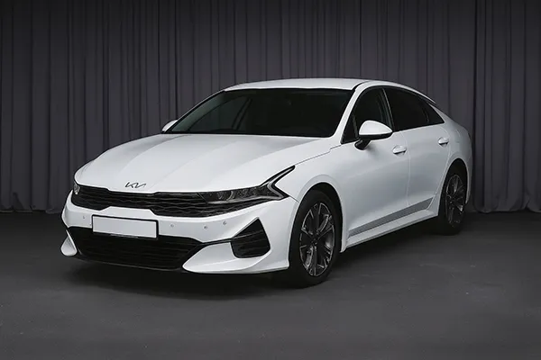Kia K5 белый